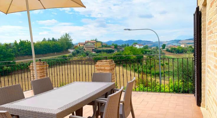 La Collina Lägenhet Monsampietro Morico Exteriör bild
